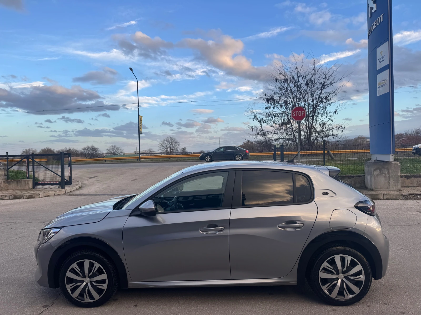 Peugeot 208  - изображение 2