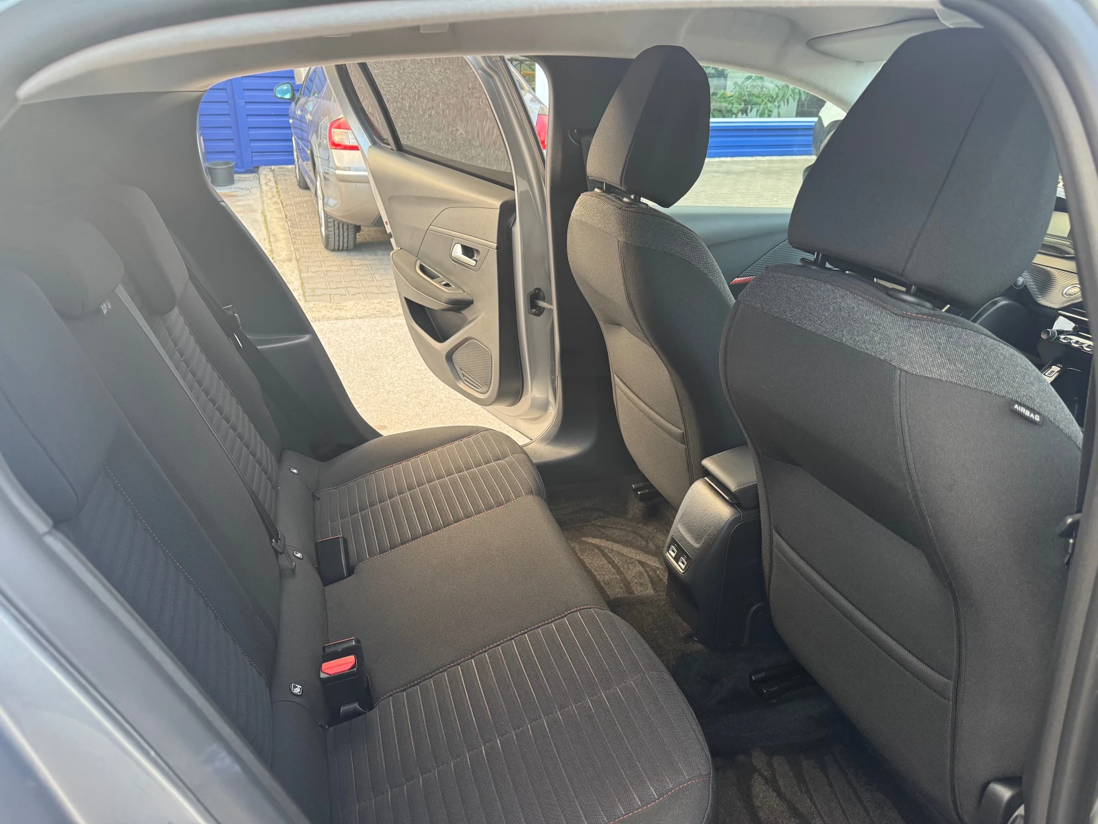 Peugeot 208 | Mobile.bg � ����������� 12