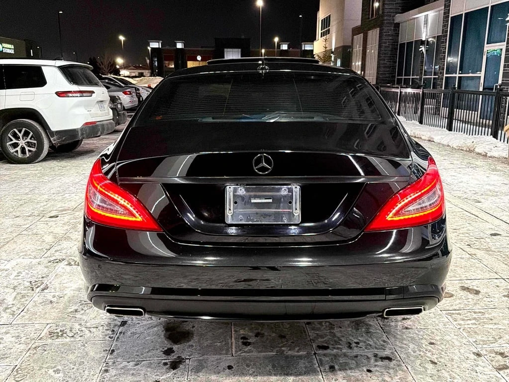 Mercedes-Benz CLS 550 * CARFAX * МАСАЖИ * H/K * ОБДУХВАНЕ  - изображение 4