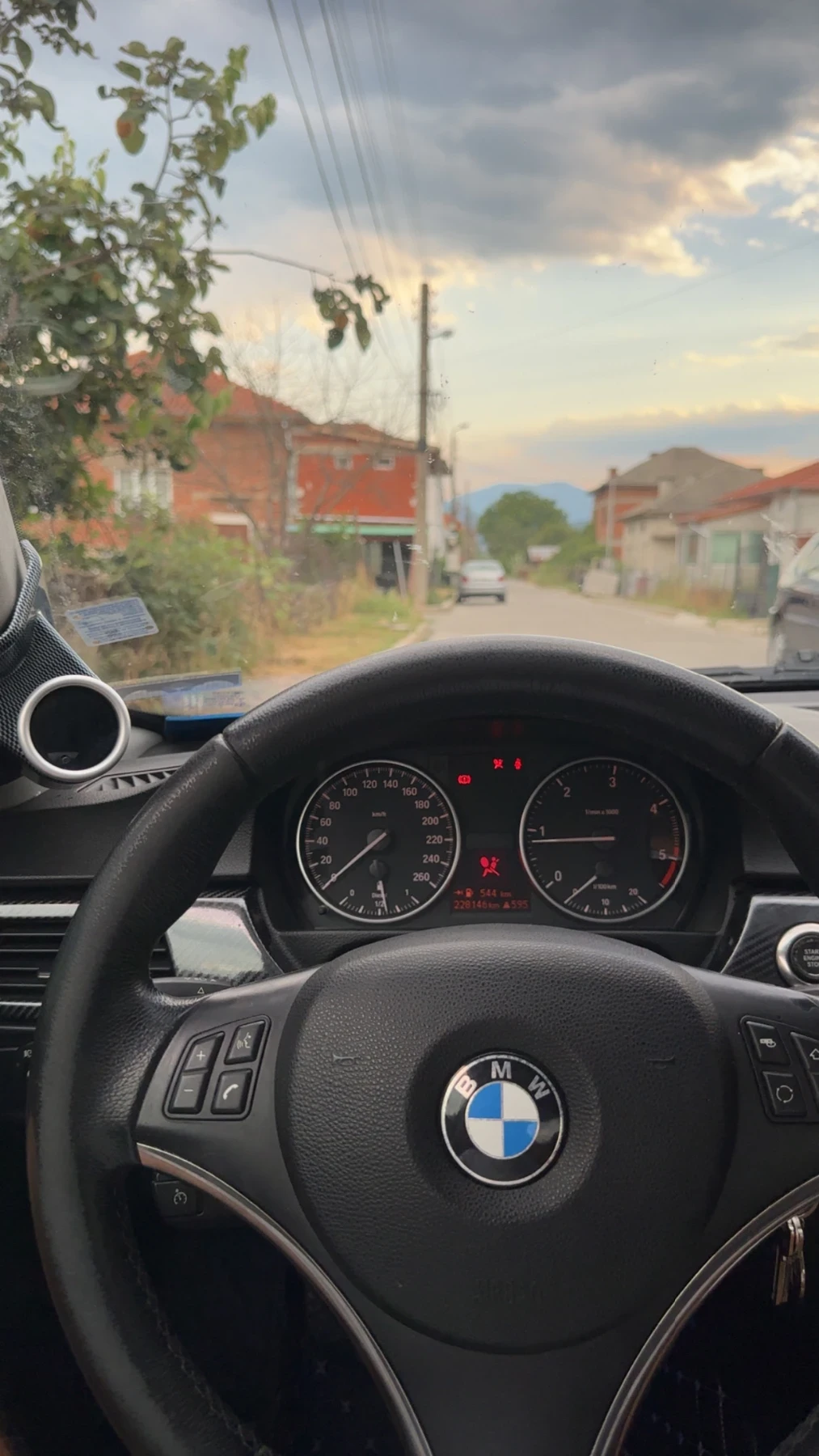 BMW 320  - изображение 7