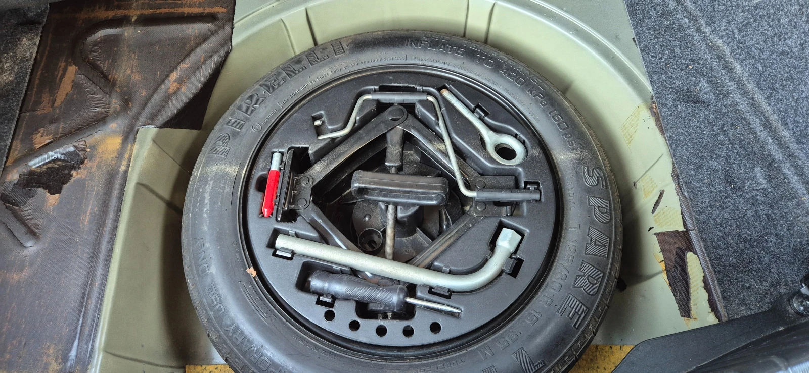 Alfa Romeo 147 1.6i, снимка 15 - Автомобили и джипове - 53749770