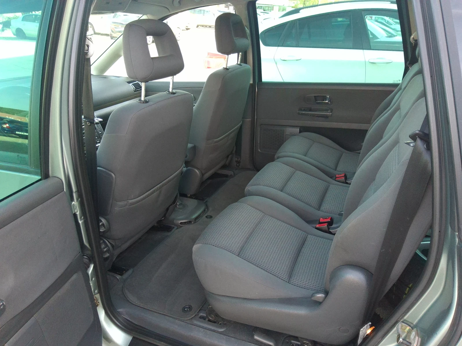 VW Sharan 1.9TDI 4x4 , снимка 11 - Автомобили и джипове - 54335282