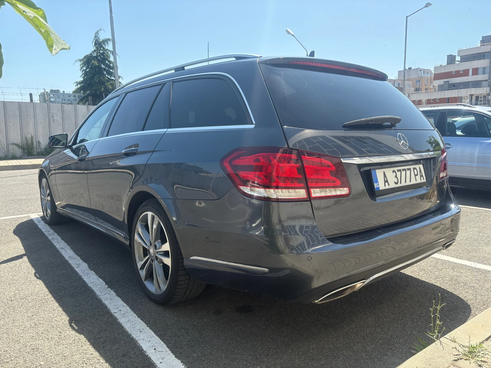 Mercedes-Benz E 350 4Matic, Distronic, Panorama , снимка 4 - Автомобили и джипове - 54413408