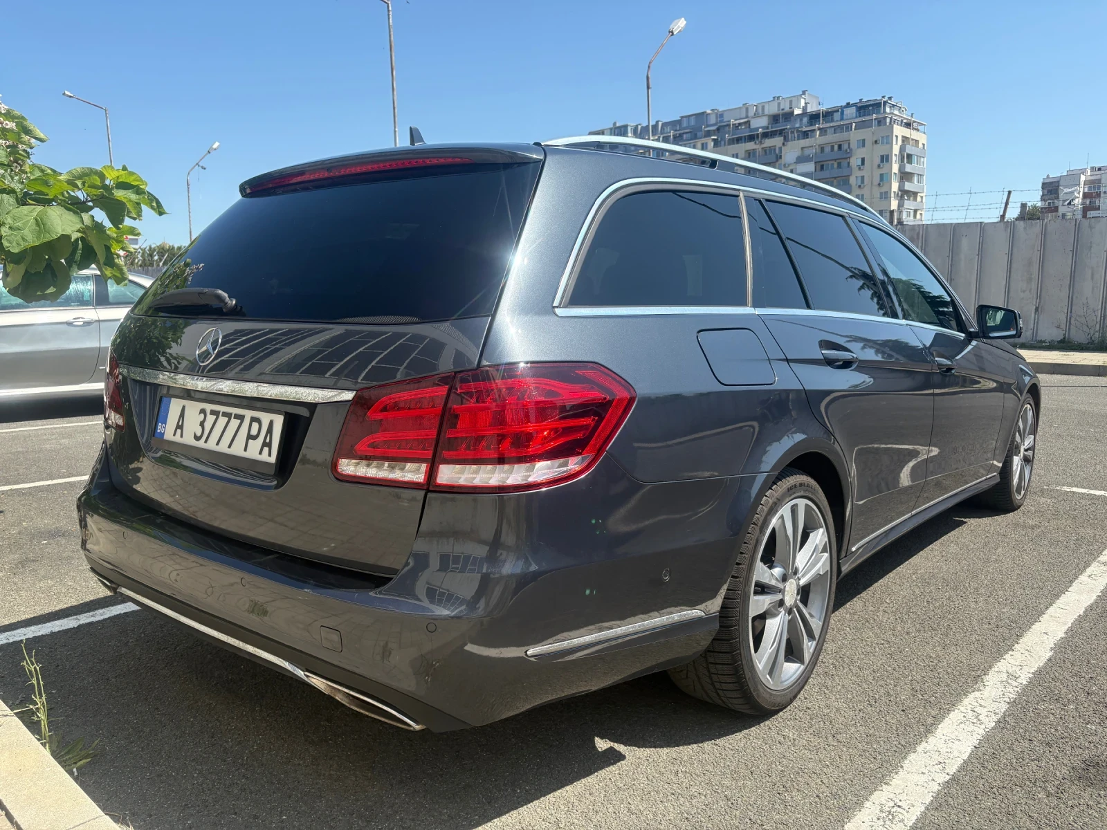 Mercedes-Benz E 350 4Matic, Distronic, Panorama , снимка 5 - Автомобили и джипове - 54413408