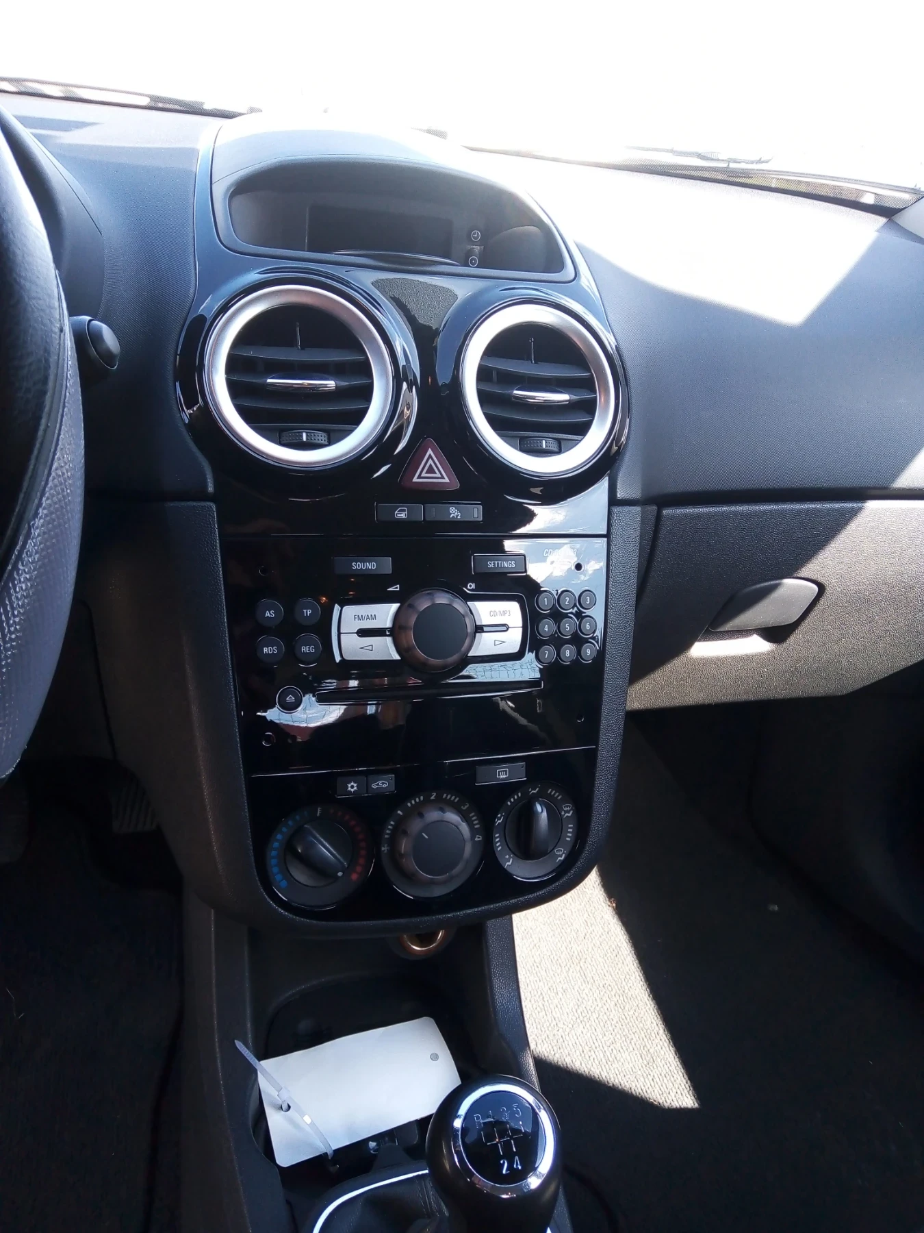 Opel Corsa 1.4i, снимка 4 - Автомобили и джипове - 54647707