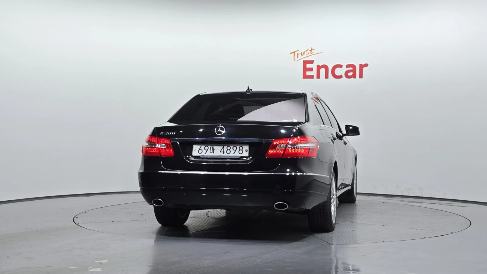 Mercedes-Benz E 300, снимка 4 - Автомобили и джипове - 54918063