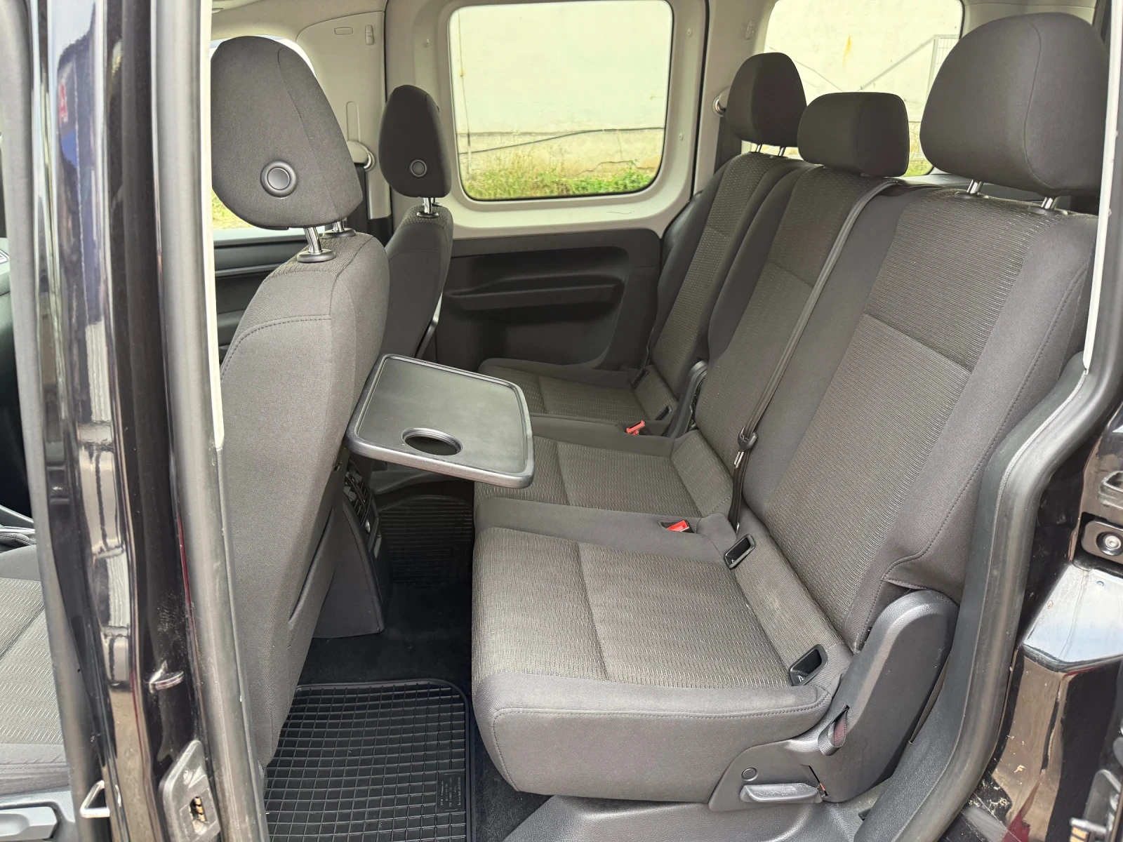 VW Caddy 2.0 TDI 150p.s Avtomat, снимка 13 - Автомобили и джипове - 55137478