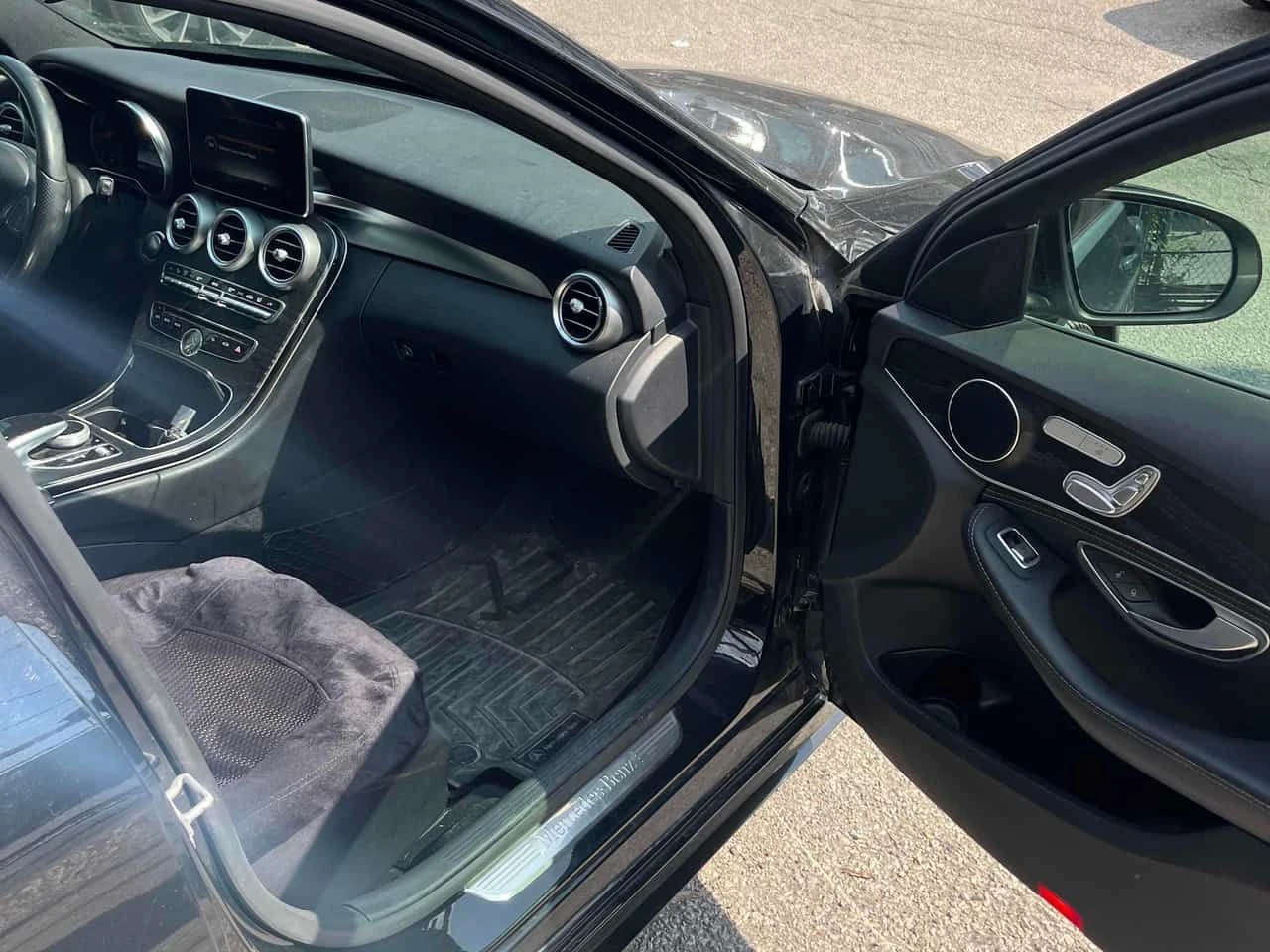 Mercedes-Benz C 300 * CARFAX * ЦЕНА ДО БГ, снимка 11 - Автомобили и джипове - 55333026