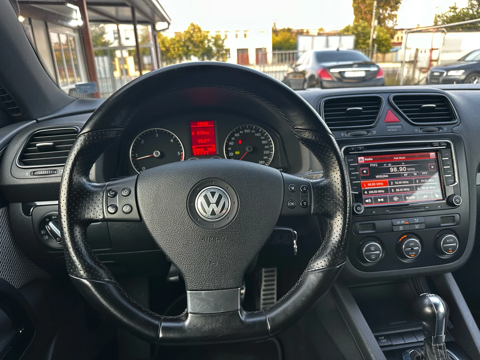 VW Scirocco 2.0TDI 140к.с DSG, снимка 11 - Автомобили и джипове - 55732315
