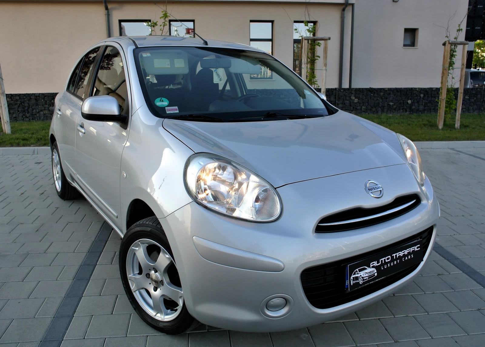 Nissan Micra 1.2i* РЕГИСТРИРАН* КЛИМАТРОНИК* АВТОПИЛОТ* EURO 5, снимка 2 - Автомобили и джипове - 56200398