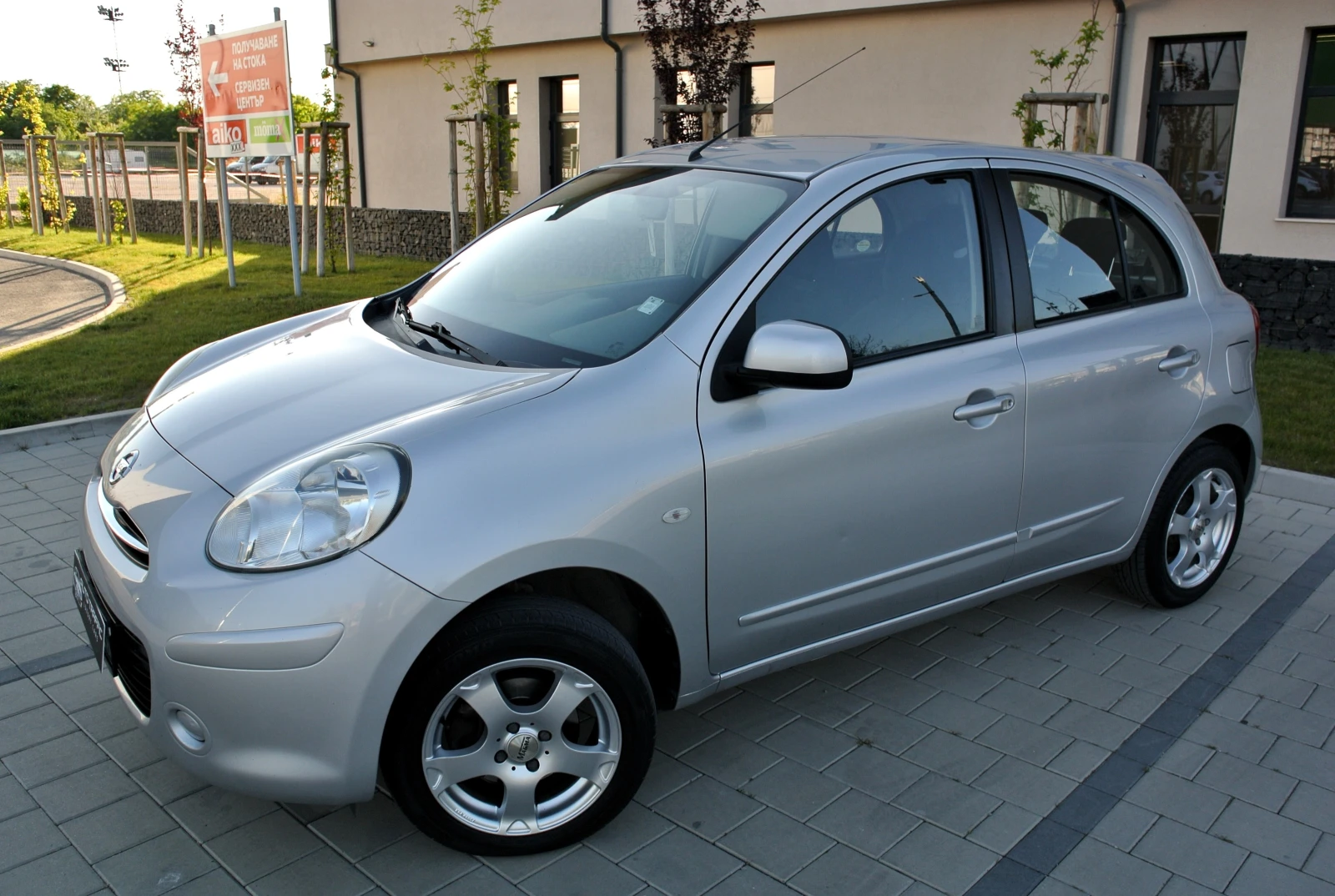 Nissan Micra 1.2i* РЕГИСТРИРАН* КЛИМАТРОНИК* АВТОПИЛОТ* EURO 5, снимка 6 - Автомобили и джипове - 56200398