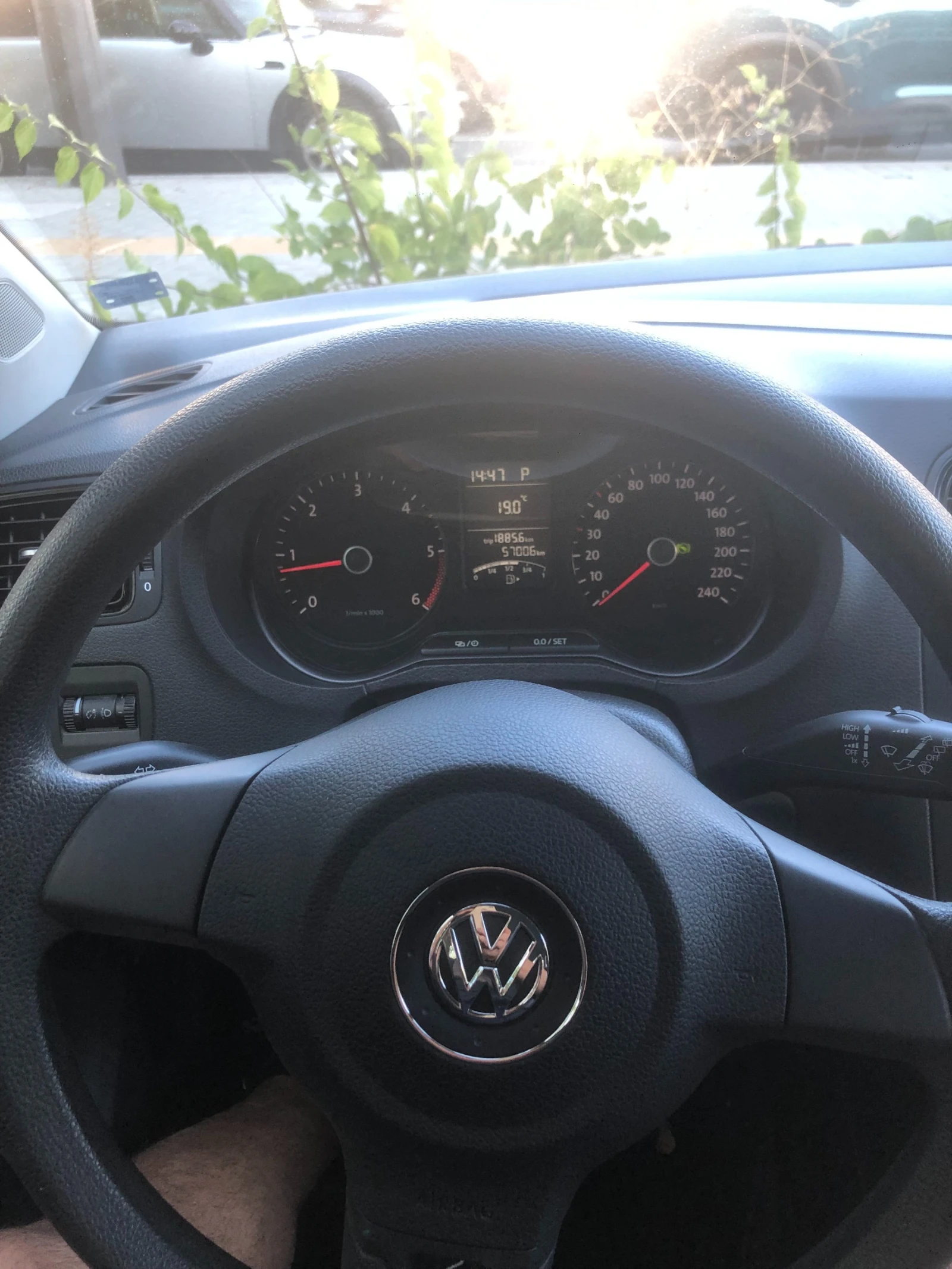 VW Polo 1.6 TDI, снимка 10 - Автомобили и джипове - 56316517
