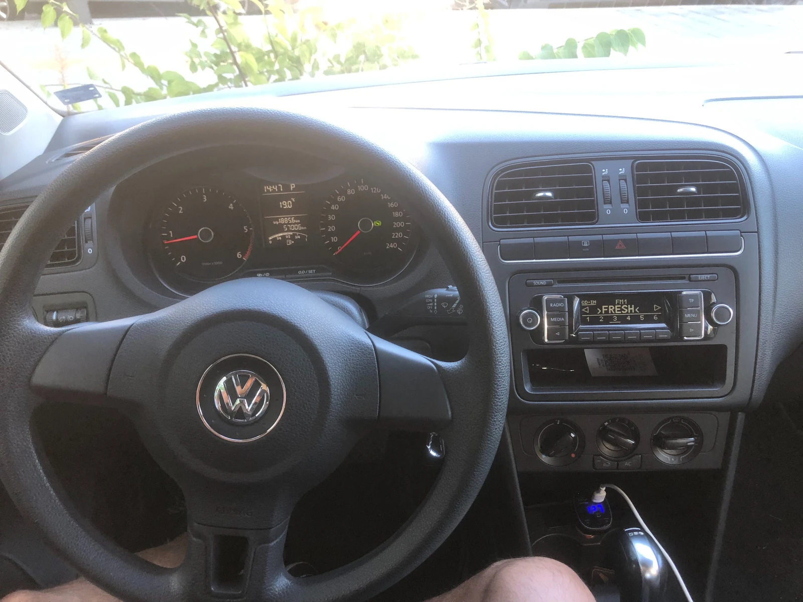 VW Polo 1.6 TDI, снимка 12 - Автомобили и джипове - 56316517