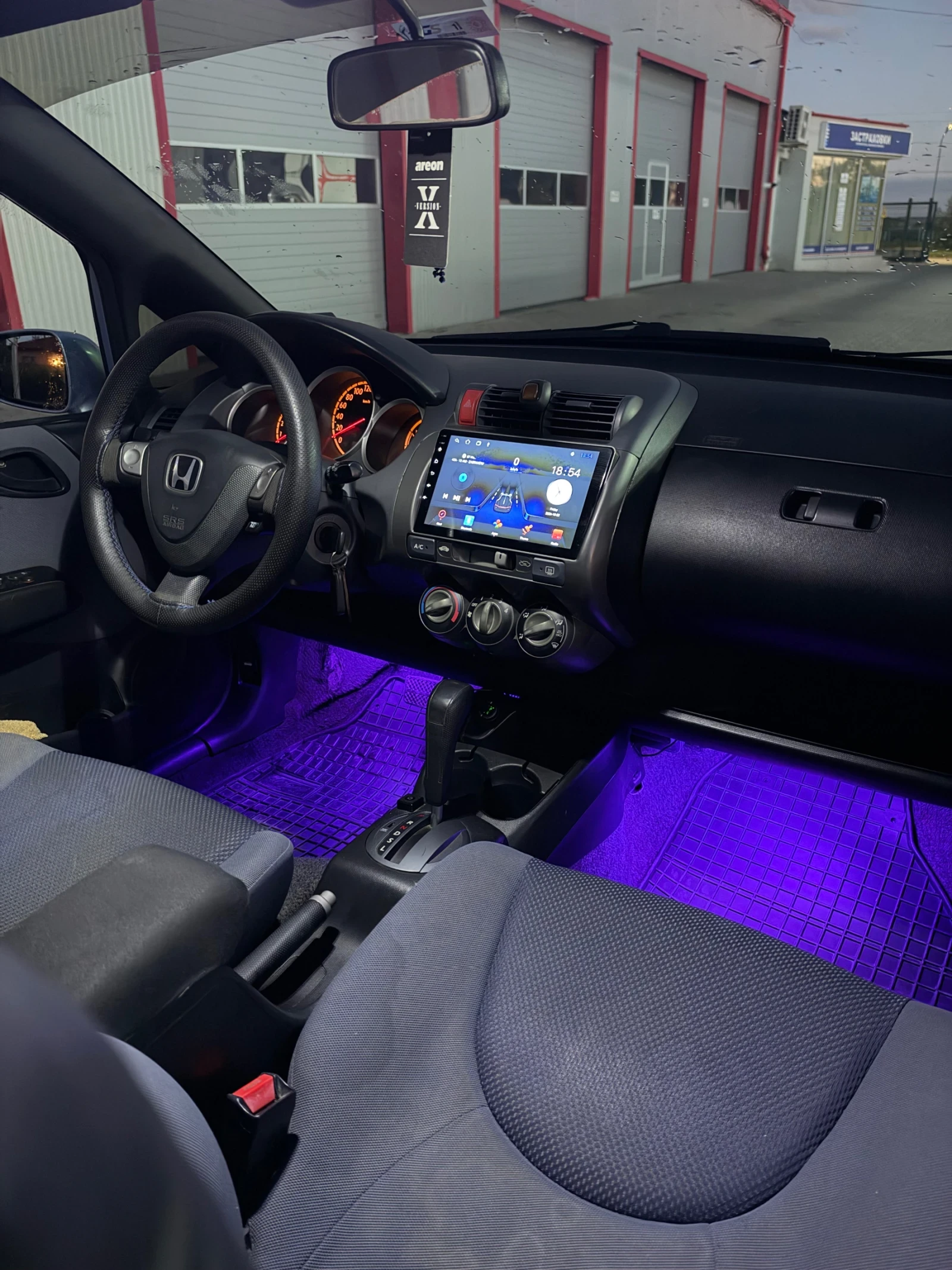 Honda Jazz 1.4i, снимка 9 - Автомобили и джипове - 56628424