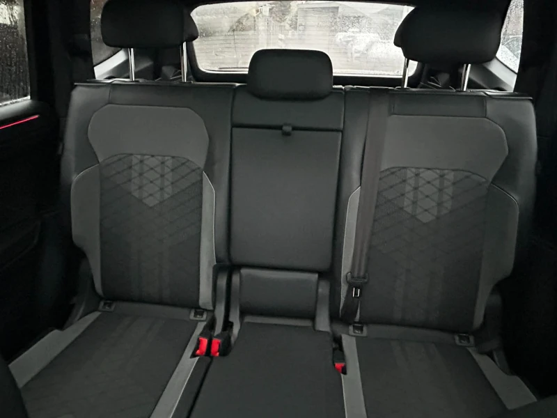 VW Tiguan Allspace 2.0TDI R-LINE 7 DSG 150, снимка 12 - Автомобили и джипове - 53525925