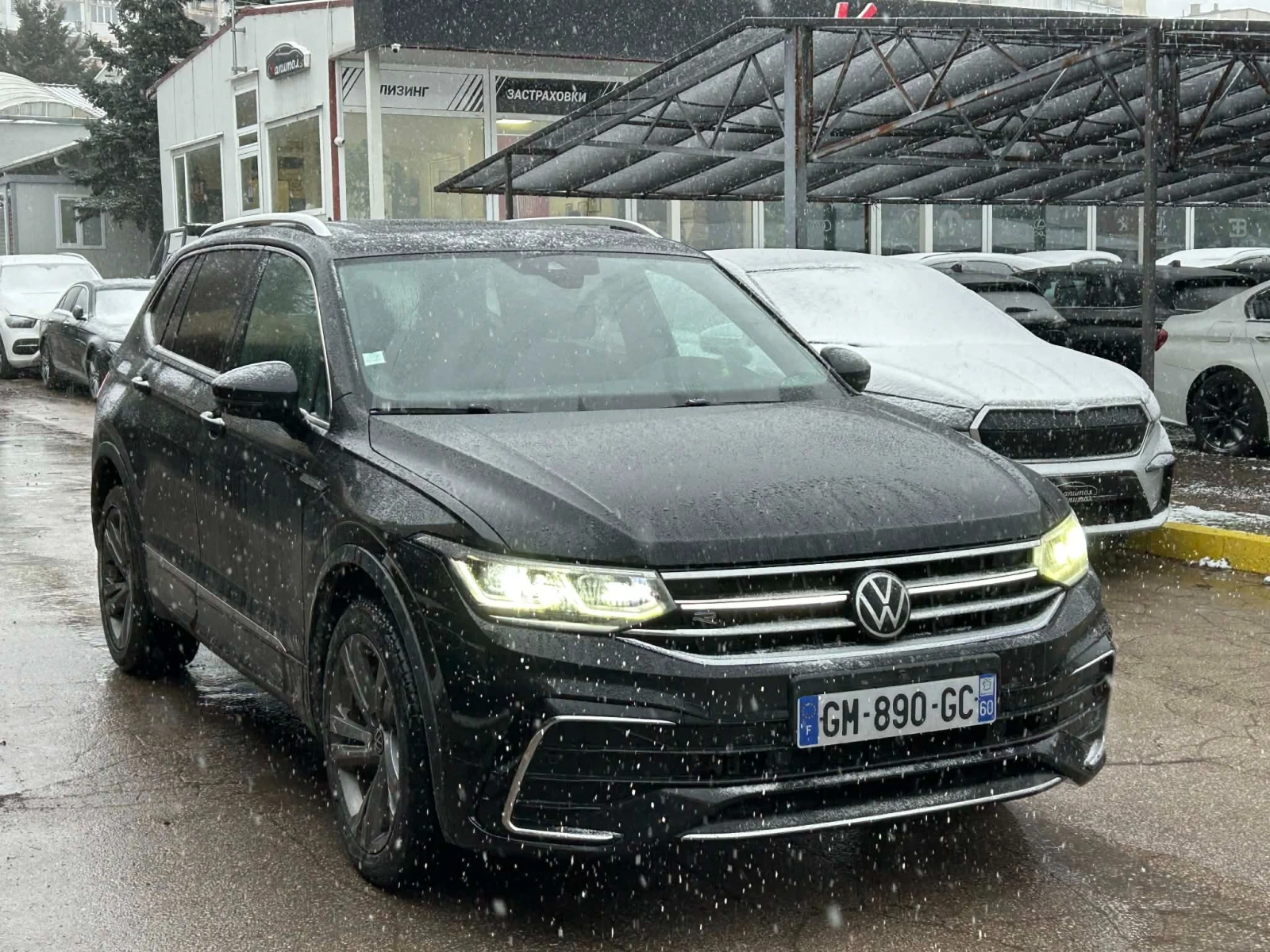 VW Tiguan Allspace 2.0TDI R-LINE 7 DSG 150 - изображение 2