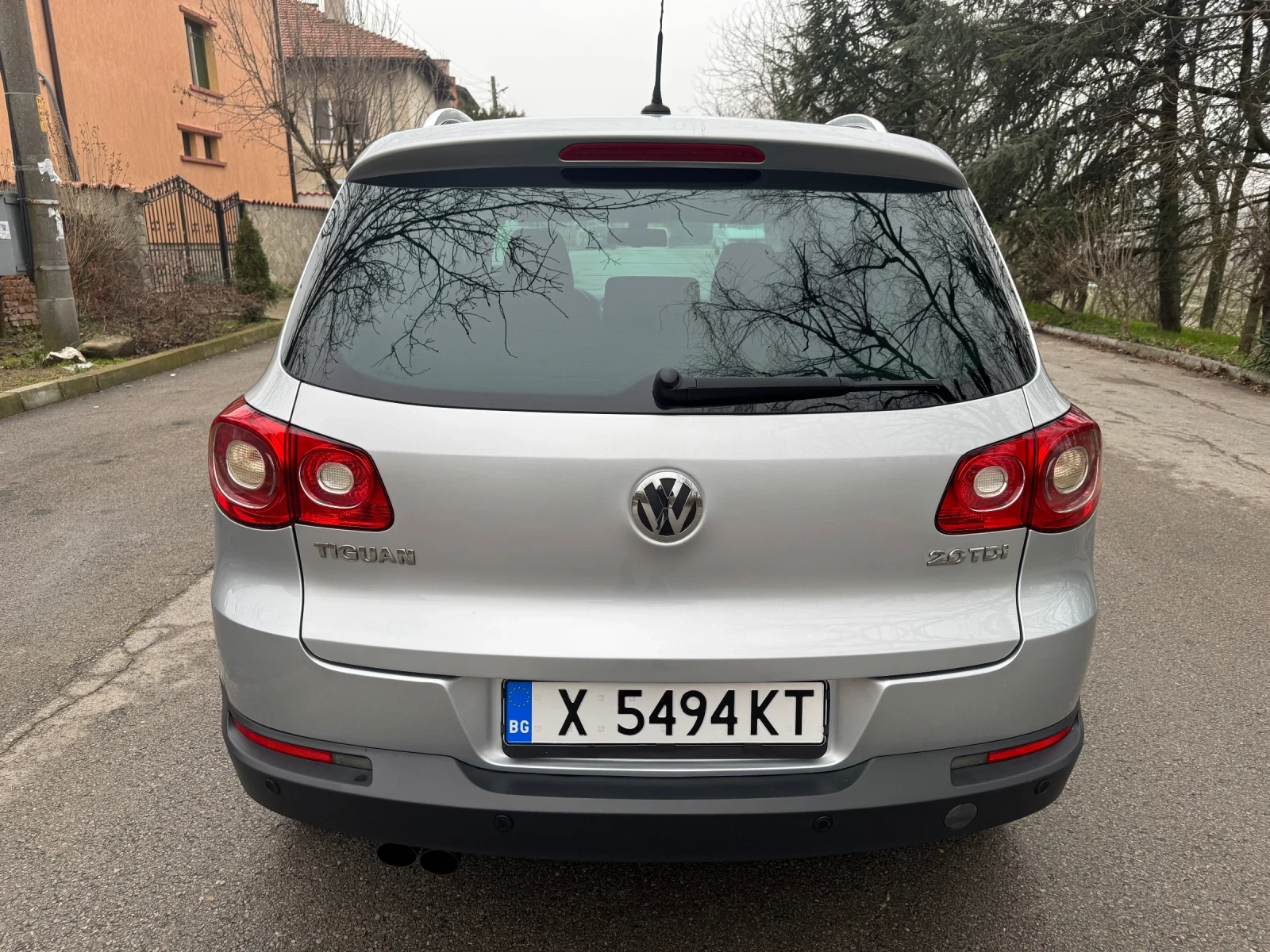 VW Tiguan 2.0 TDI* DSG* 4 Motion* Camera, снимка 8 - Автомобили и джипове - 54391917