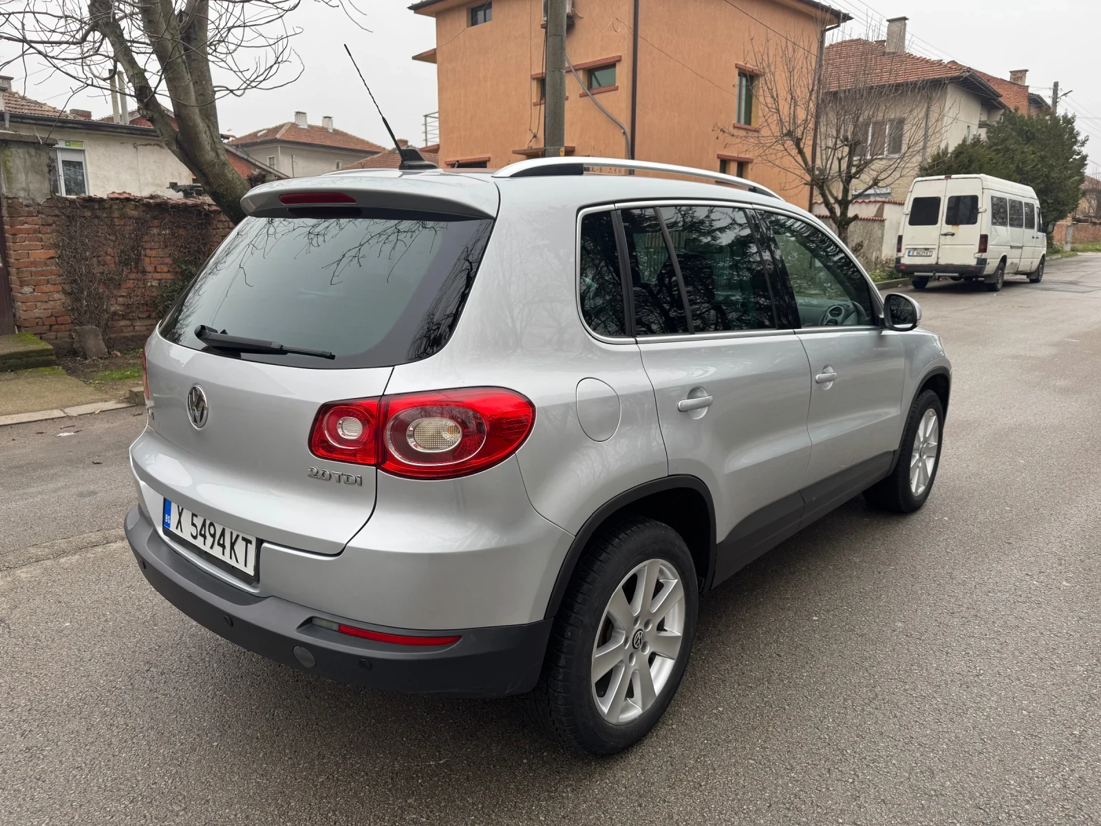 VW Tiguan 2.0 TDI* DSG* 4 Motion* Camera, снимка 4 - Автомобили и джипове - 54391917