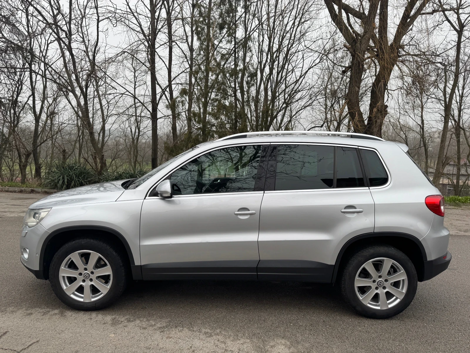 VW Tiguan 2.0 TDI* DSG* 4 Motion* Camera, снимка 6 - Автомобили и джипове - 54391917