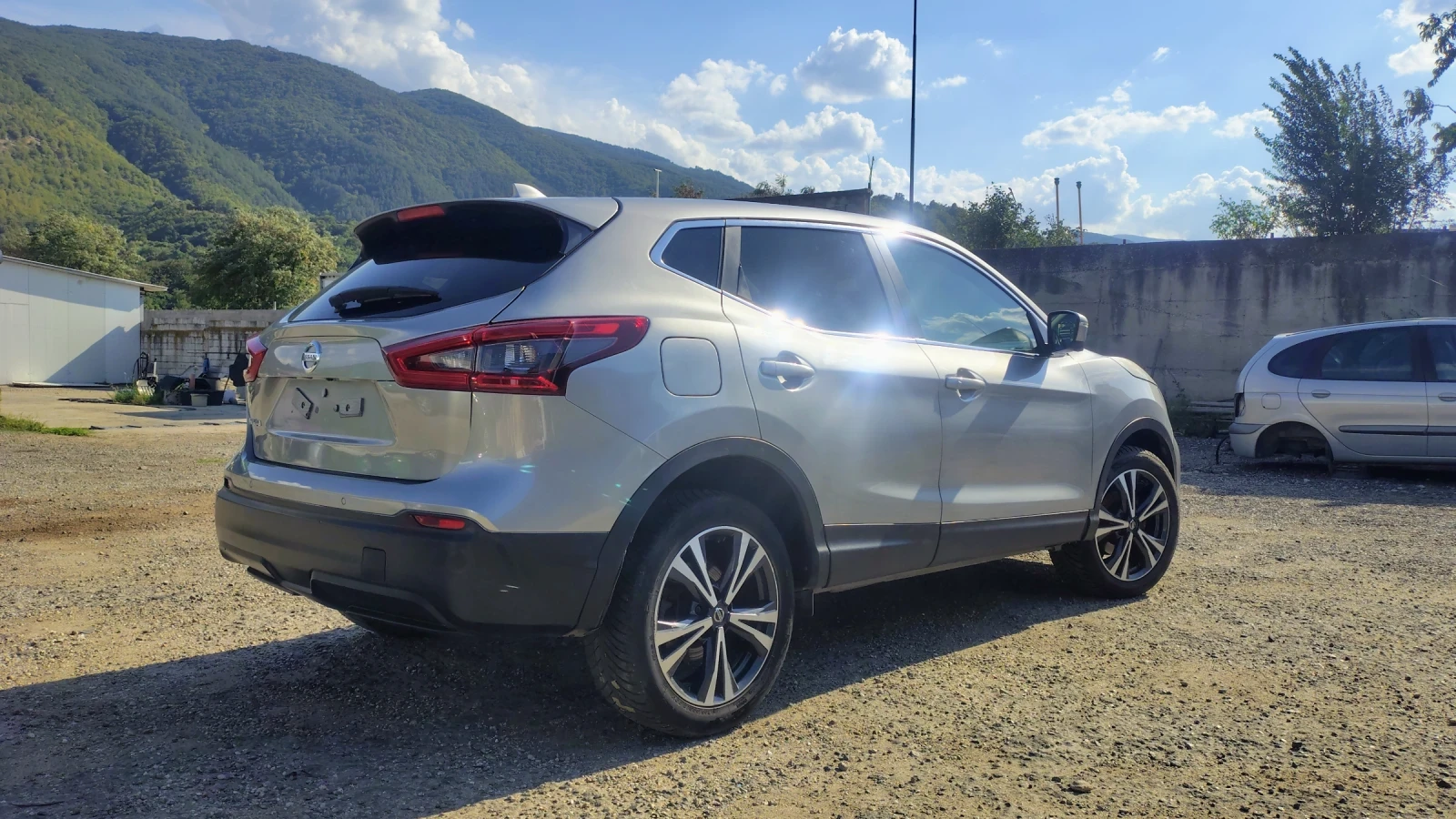 Nissan Qashqai, снимка 3 - Автомобили и джипове - 55779196