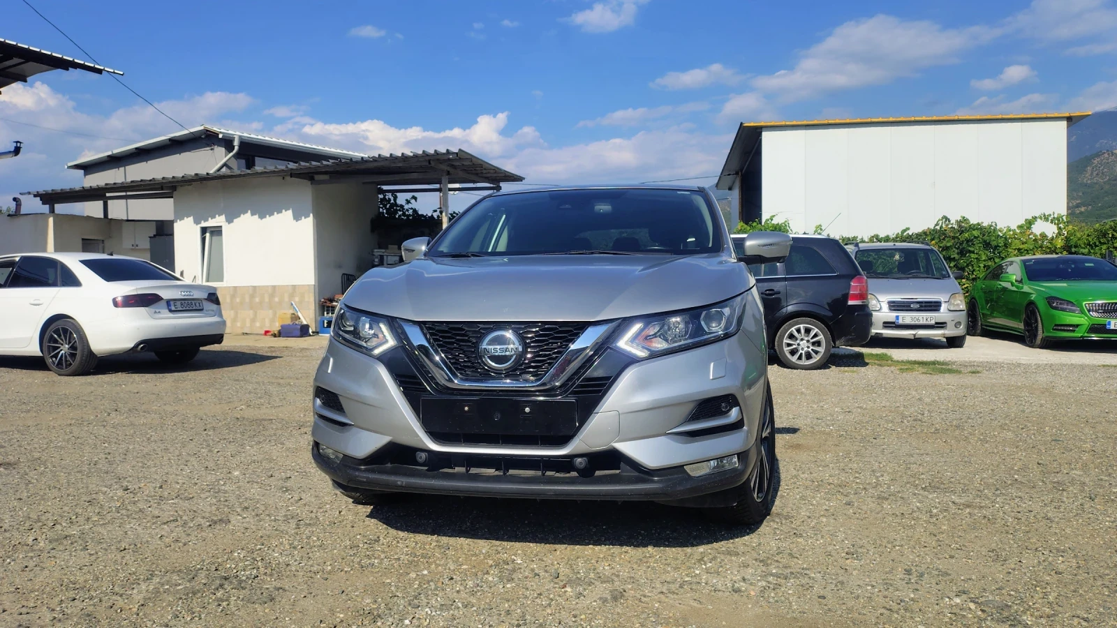 Nissan Qashqai, снимка 8 - Автомобили и джипове - 55779196