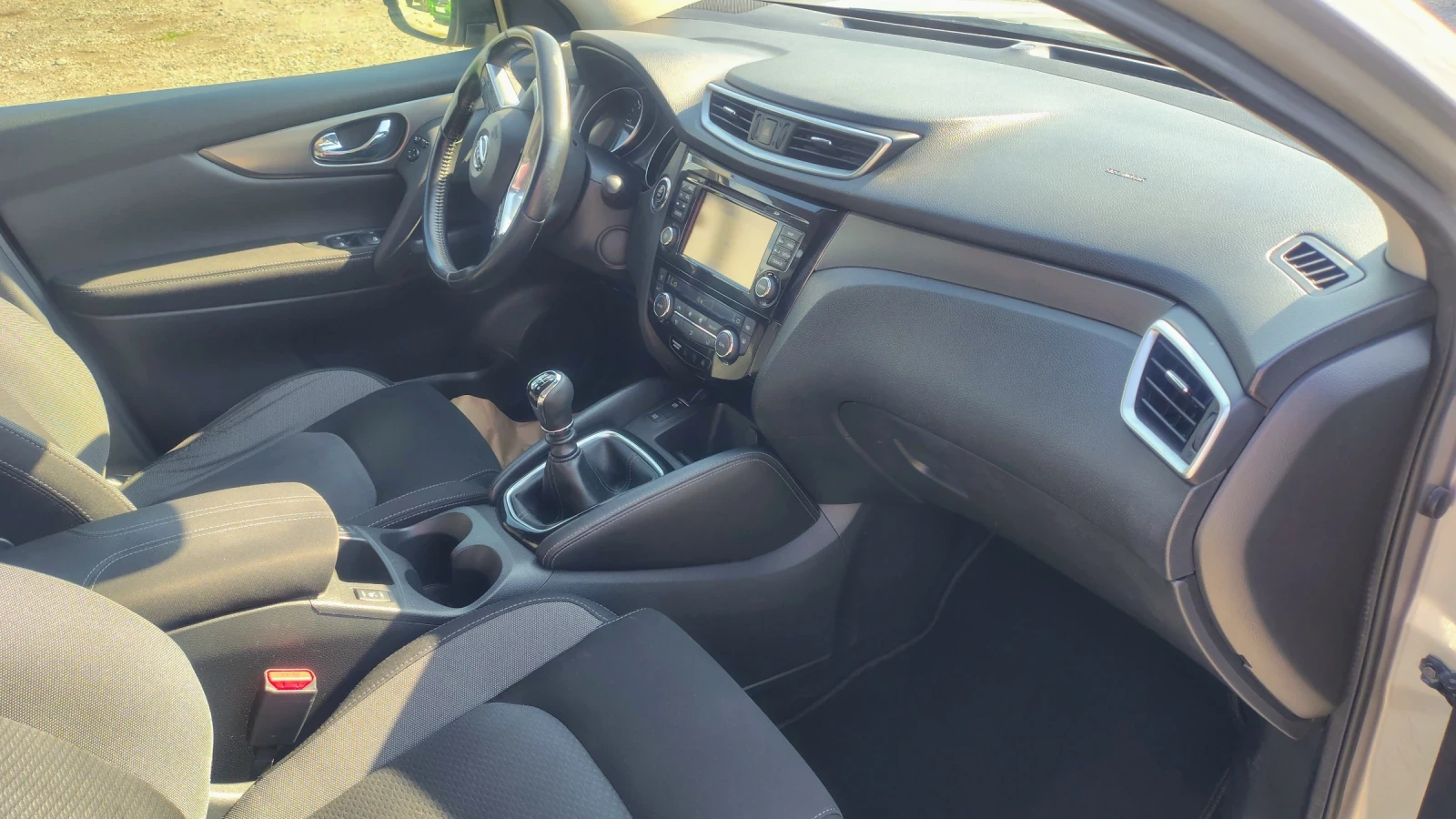 Nissan Qashqai, снимка 10 - Автомобили и джипове - 55779196