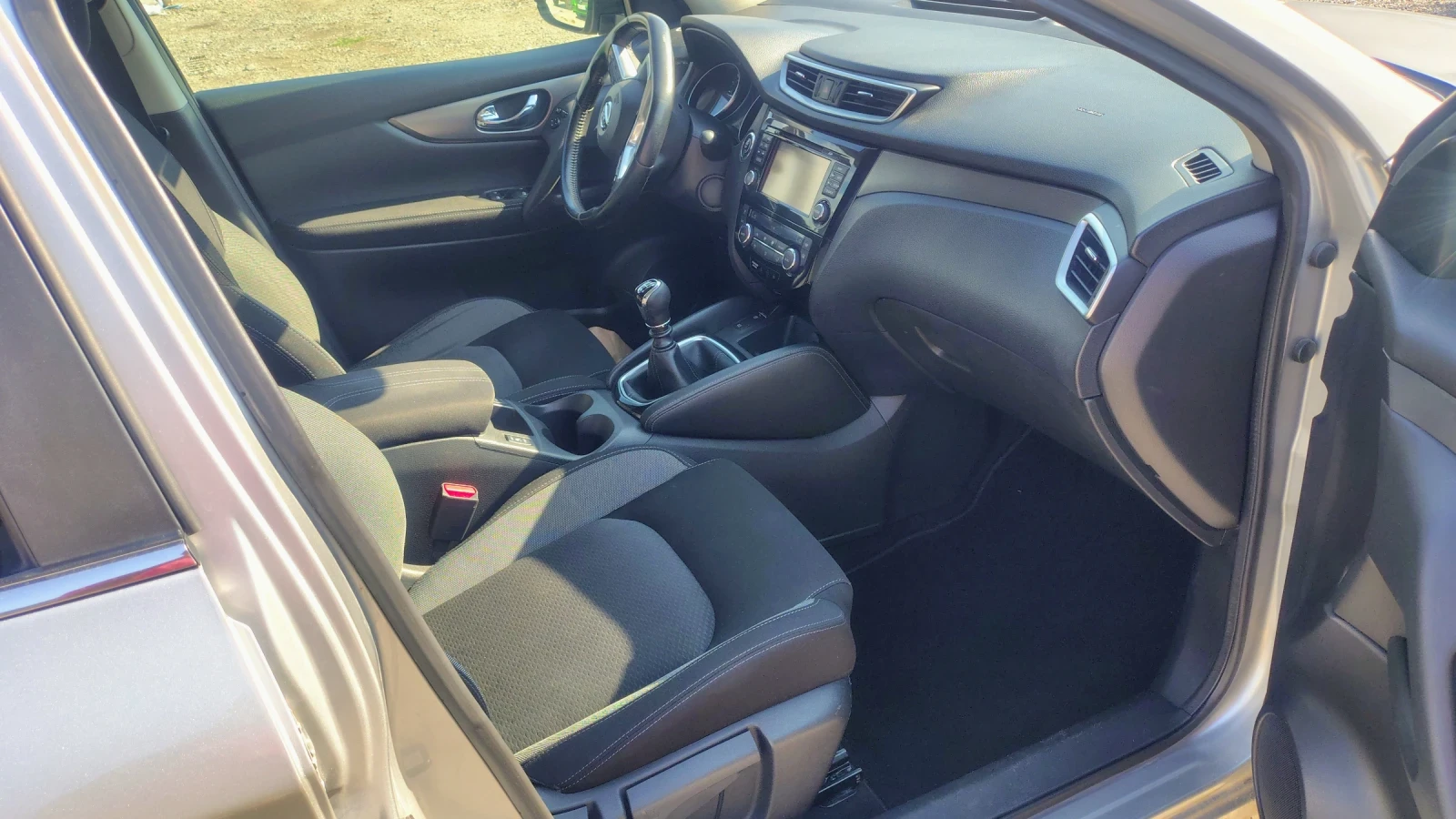 Nissan Qashqai, снимка 11 - Автомобили и джипове - 55779196