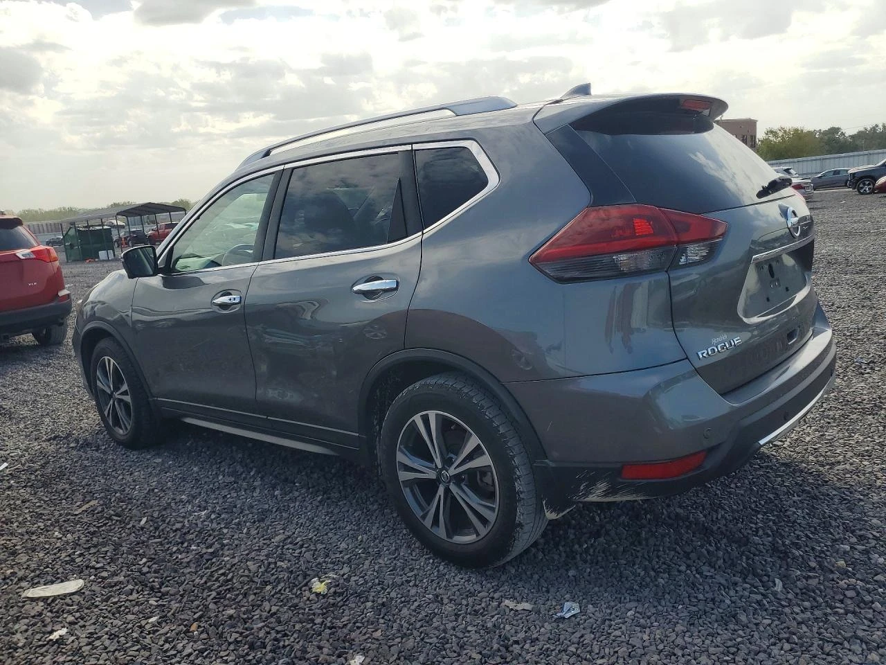 Nissan Rogue 2.5l Sv, снимка 2 - Автомобили и джипове - 56203137