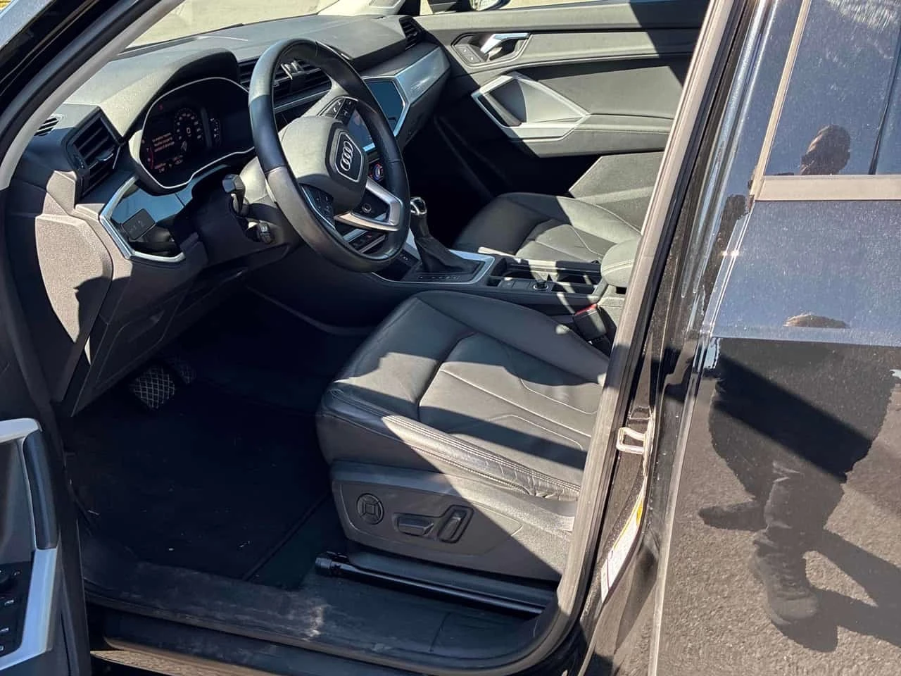 Audi Q3 * АВТОКРЕДИТ * ГЛАВНО ПРЕДСТАВИТЕЛСТВО, снимка 8 - Автомобили и джипове - 56269063