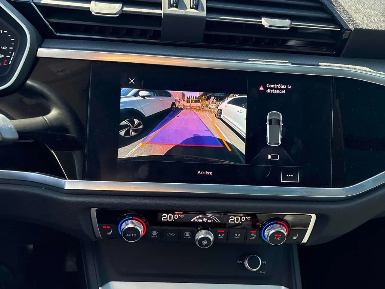 Audi Q3 * АВТОКРЕДИТ * ГЛАВНО ПРЕДСТАВИТЕЛСТВО, снимка 9 - Автомобили и джипове - 56269063