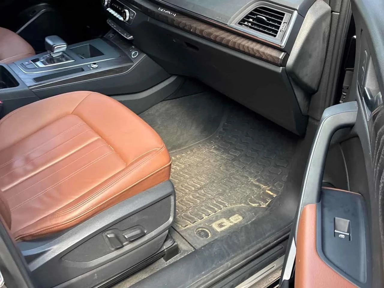 Audi Q5, снимка 15 - Автомобили и джипове - 56739617