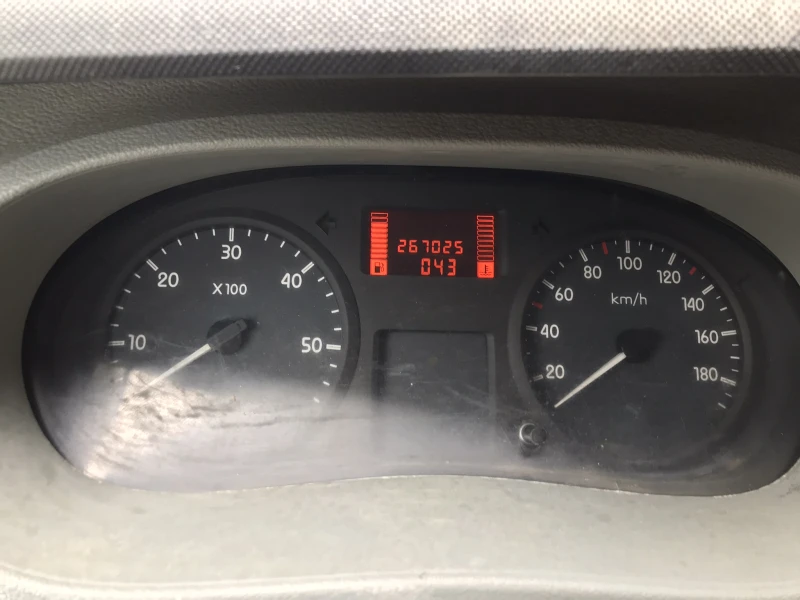 Renault Master 2, 5tdi.120k, снимка 10 - Бусове и автобуси - 52033002