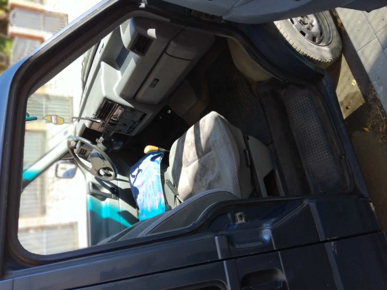 VW Caravelle T4, снимка 3 - Бусове и автобуси - 54053550