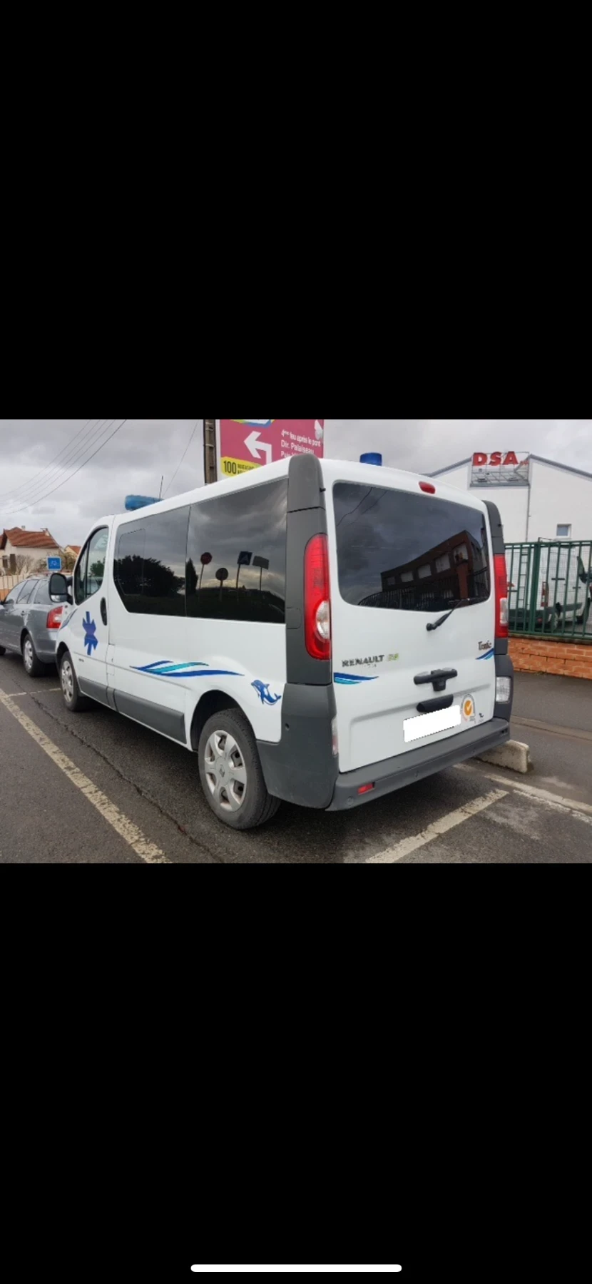 Renault Trafic AMBULANCE / ЛИНЕЙКА, снимка 3 - Бусове и автобуси - 54623744