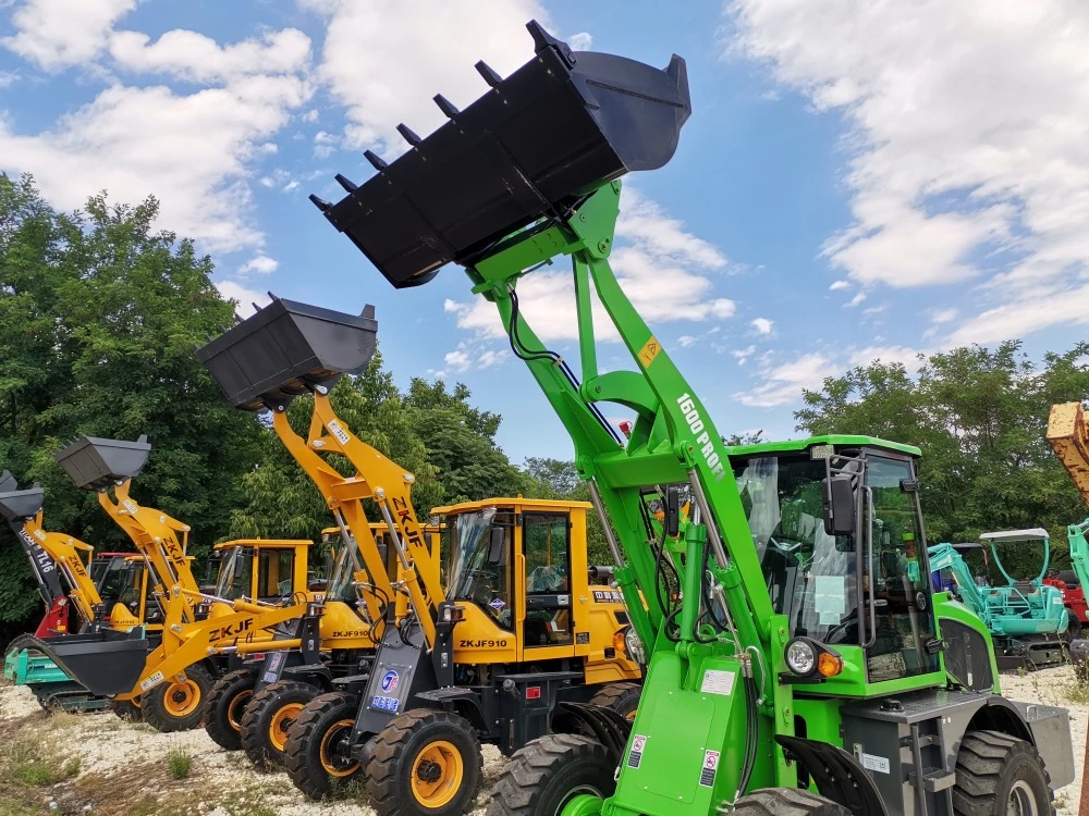 Челен товарач Komatsu 1600 кг на 3, 8 метра
