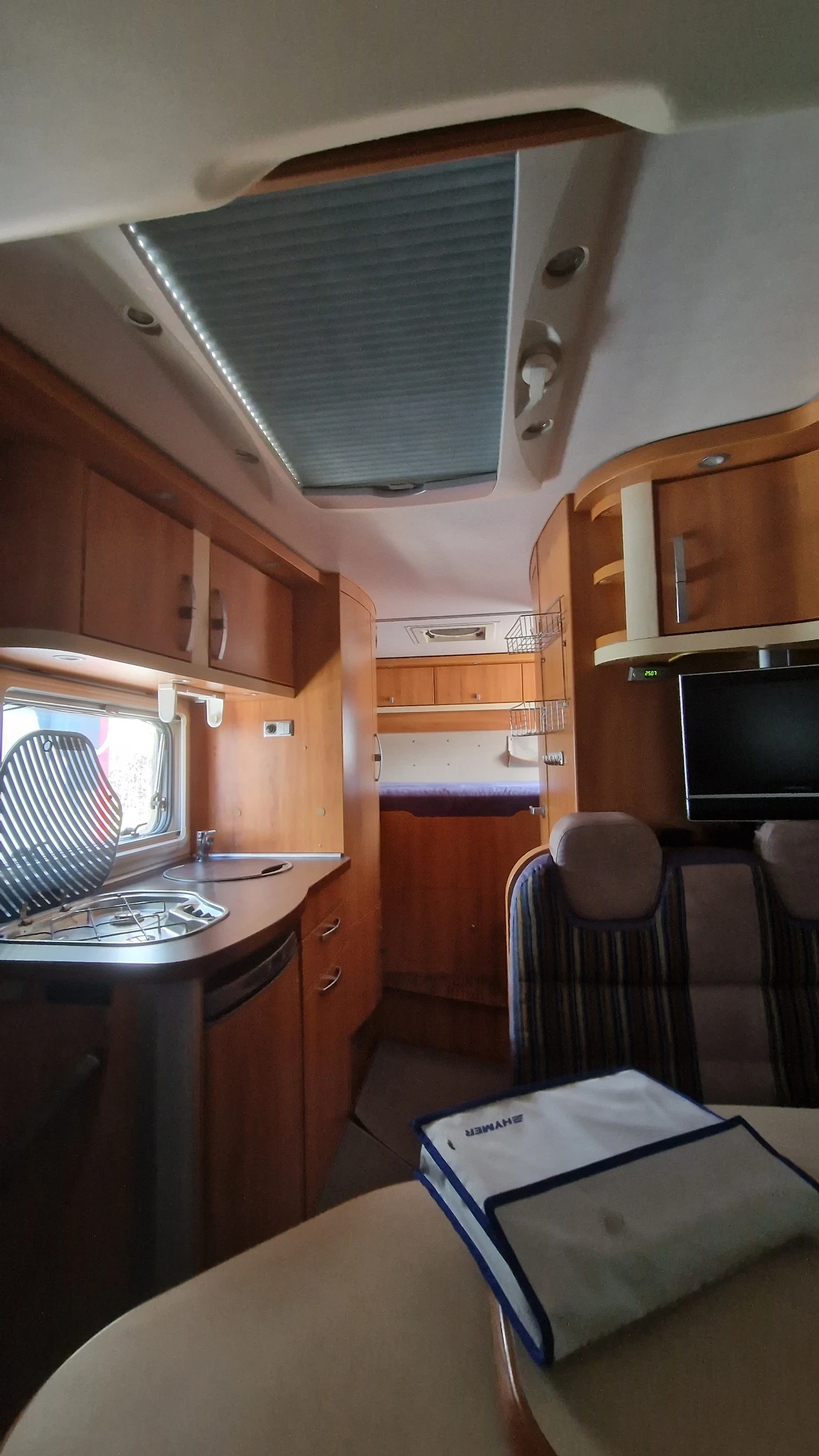 Кемпер HYMER / ERIBA B 514, снимка 10 - Каравани и кемпери - 55336852