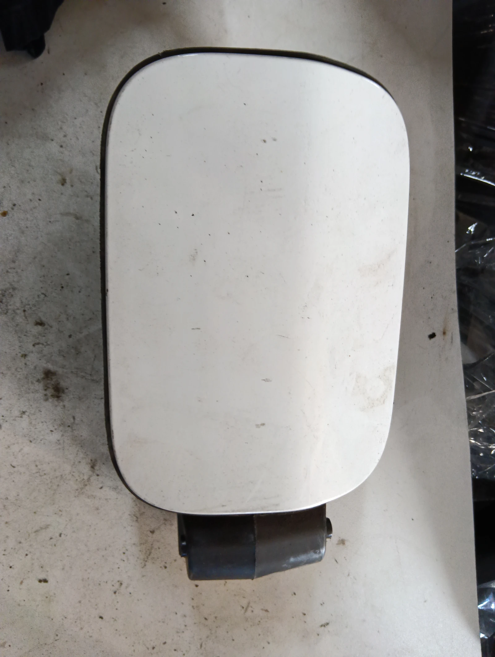 вратичка резервоар БЯЛА 3T5809857B 3T5809909B Skoda Superb
