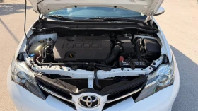 Toyota Auris 1.6 БЕНЗИН  , снимка 10