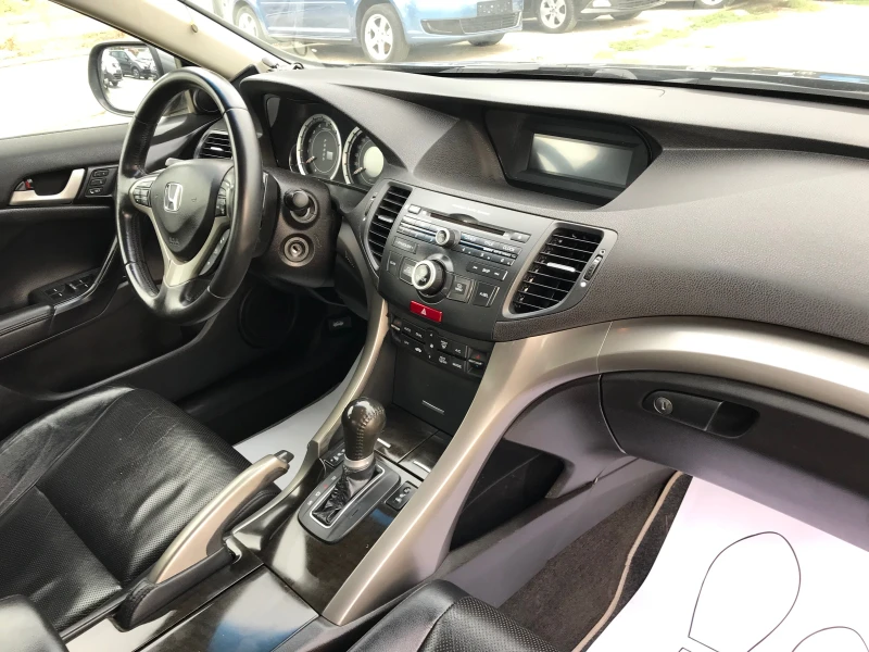 Honda Accord 2.4i-AUTOMAT.-EXCLUSIVE, снимка 13 - Автомобили и джипове - 47085054