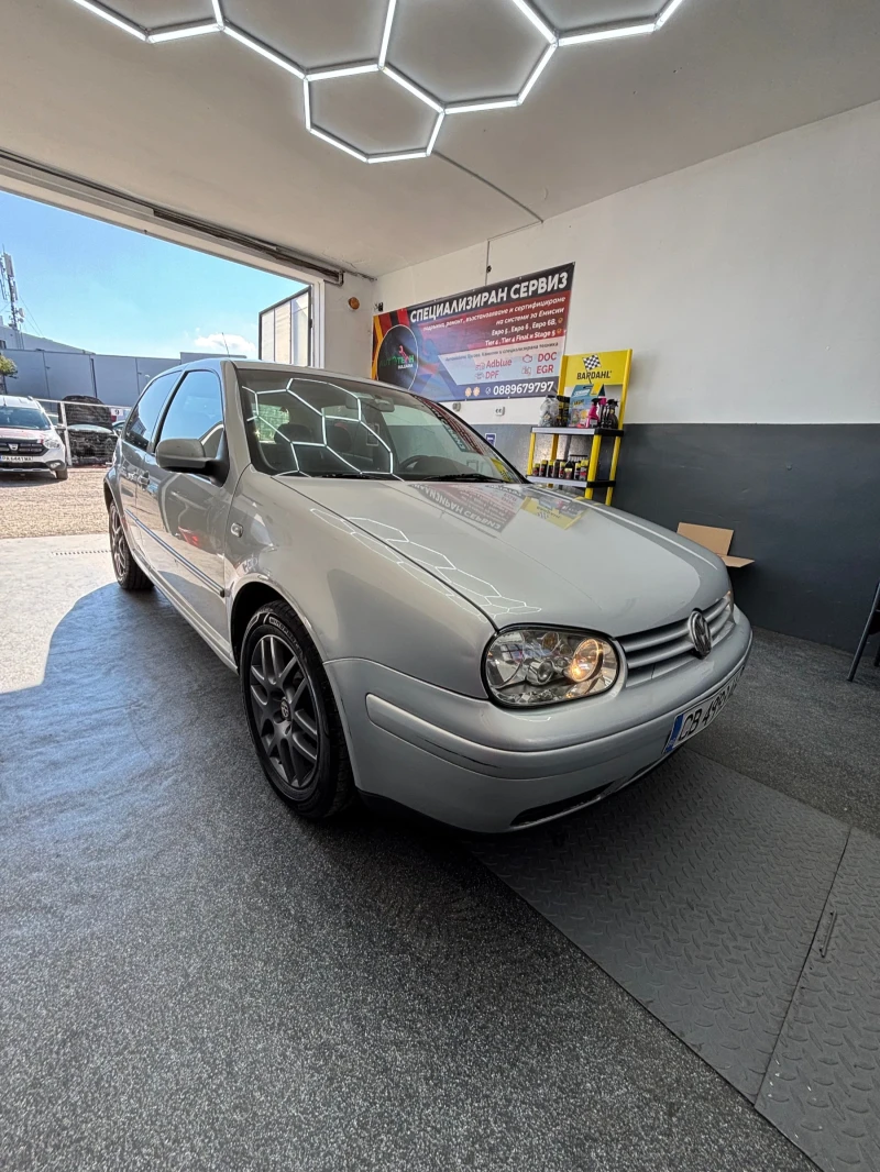 VW Golf 1.6, снимка 1 - Автомобили и джипове - 47661666