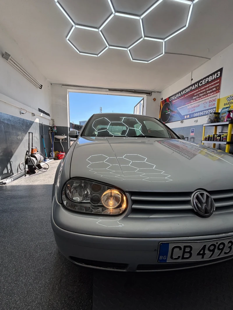 VW Golf 1.6, снимка 5 - Автомобили и джипове - 47661666