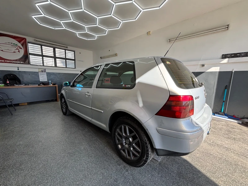 VW Golf 1.6, снимка 3 - Автомобили и джипове - 47661666