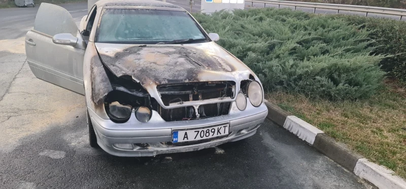 Mercedes-Benz CLK Кабриолет, снимка 2 - Автомобили и джипове - 47969273