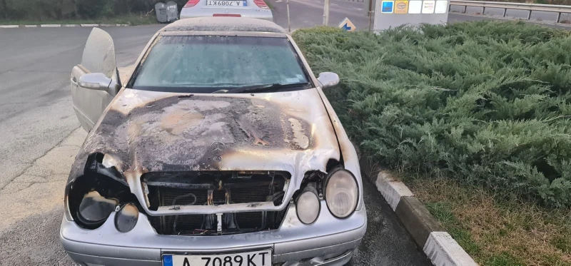 Mercedes-Benz CLK Кабриолет, снимка 1 - Автомобили и джипове - 47969273