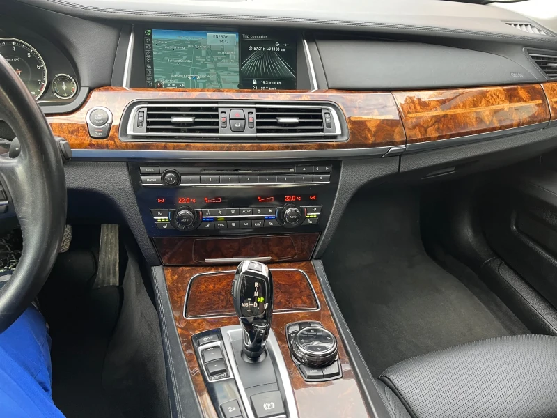 BMW 750 LI X-drive, снимка 14 - Автомобили и джипове - 48800101