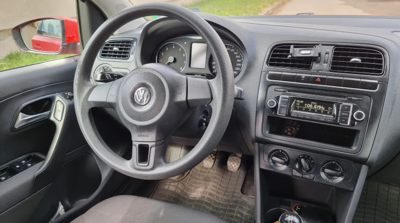 VW Polo 1.2 i, снимка 10 - Автомобили и джипове - 48930084