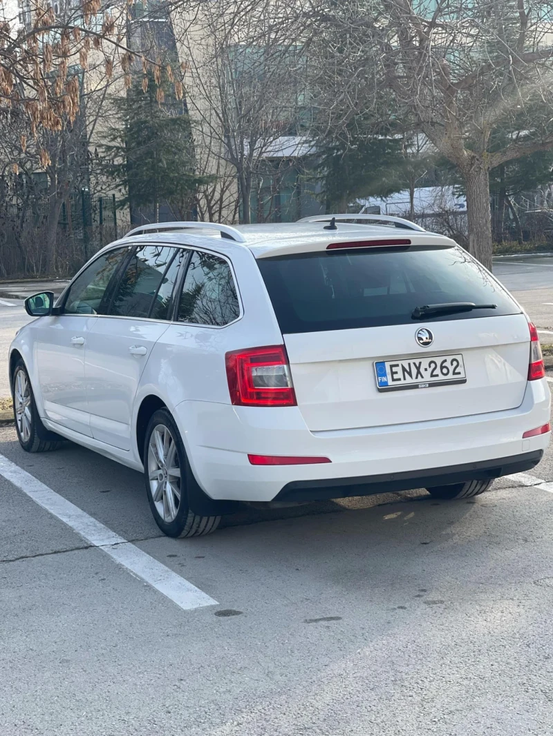 Skoda Octavia 2.0 TDI DSG 4x4, снимка 5 - Автомобили и джипове - 49305284