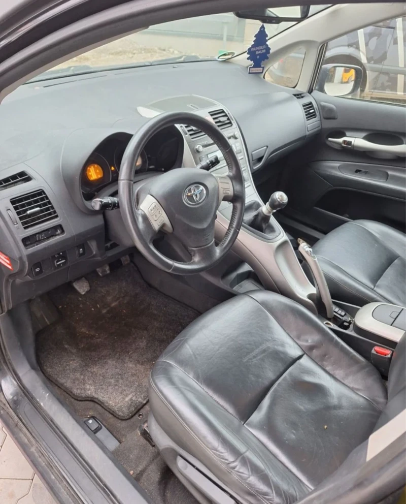 Toyota Auris 2.2 d-cat 177, снимка 5 - Автомобили и джипове - 49456111