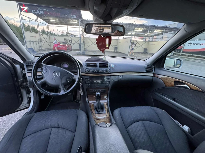 Mercedes-Benz E 270 CDI, снимка 4 - Автомобили и джипове - 51568255