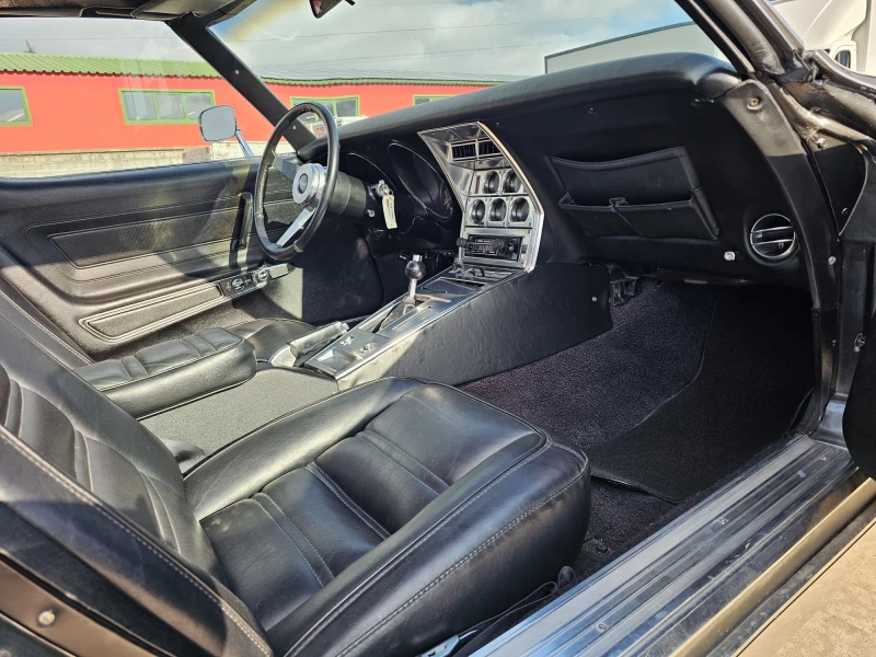 Chevrolet Corvette C3 5700 Stingray, снимка 12 - Автомобили и джипове - 53361793